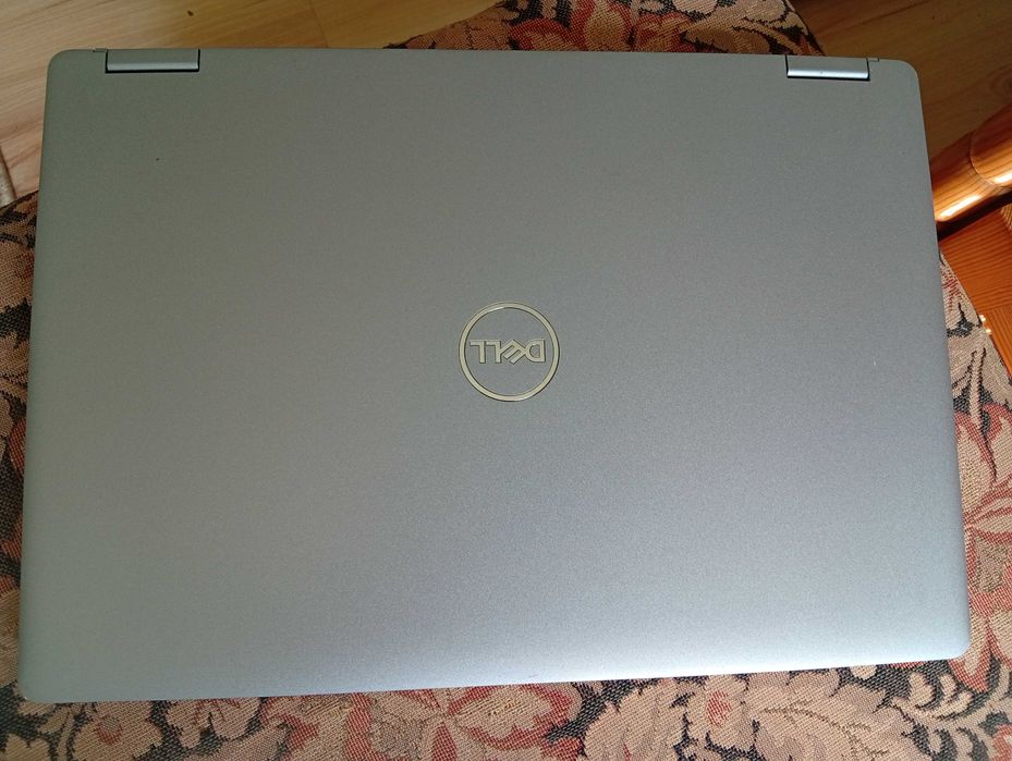Лаптоп 2в1 DELL