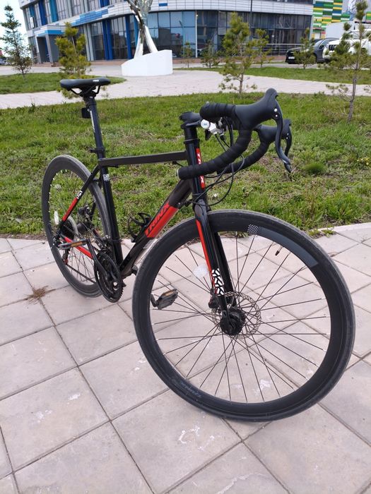 Шоссейный велосипед Trinx Tempo 1.1