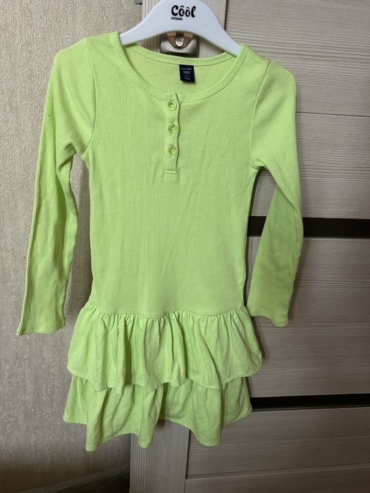 Продам детские плать на 4/5 лет