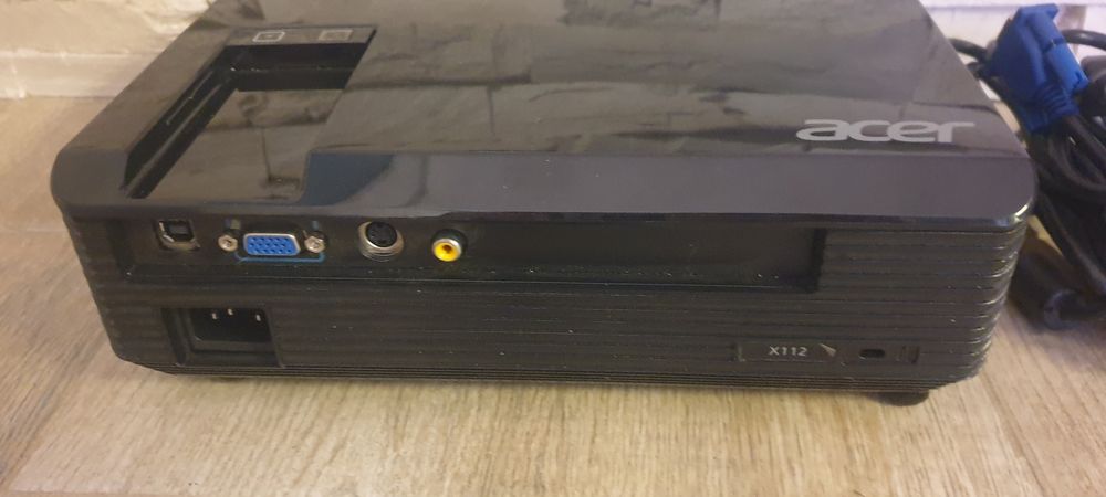 Продавам Проектор Acer x112