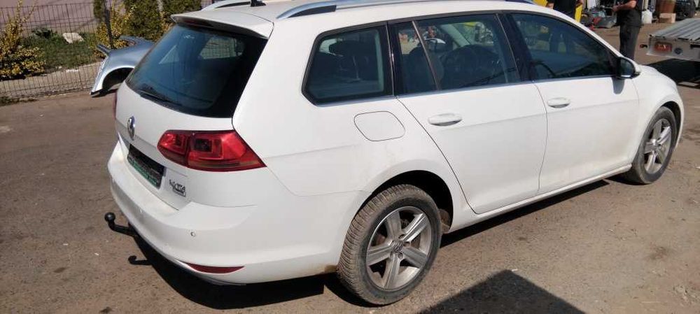 Dezmembrez Volkswagen Golf 7 2.0 TDi an 2017 cod motor CRBC