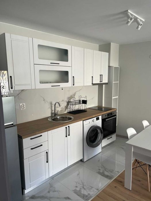 Дава се под наем Двустаен апартамент в Благоевград, Идеален център - 58 кв.м за 360 € - Снимка #3