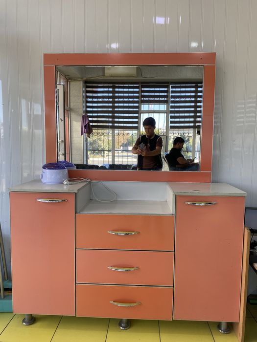 Mebel sotiladi sartaroshxonaniki narxi yana kelishiladi