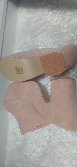 Дамски отворени чехли набук чисто нови