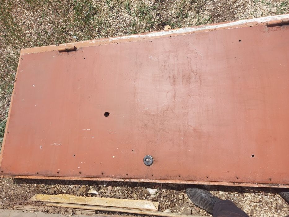 Продаётся дверь входная