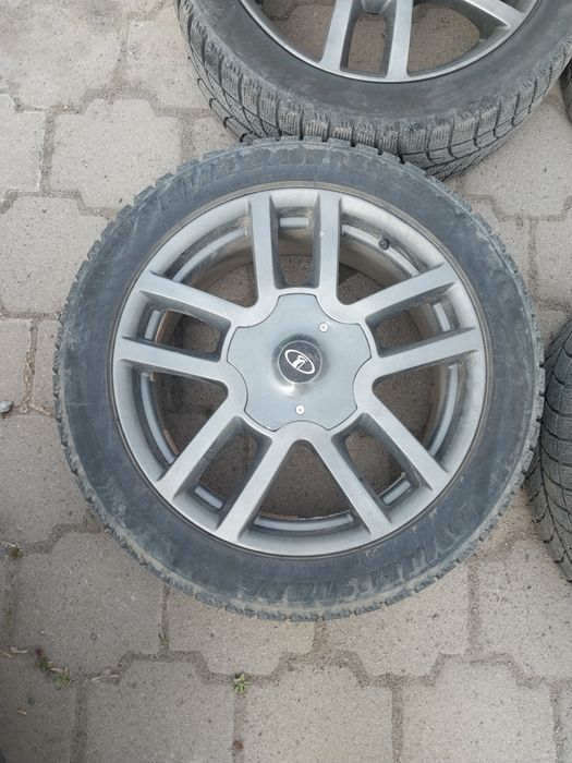 Диски R18 на Ниву. С резиной.