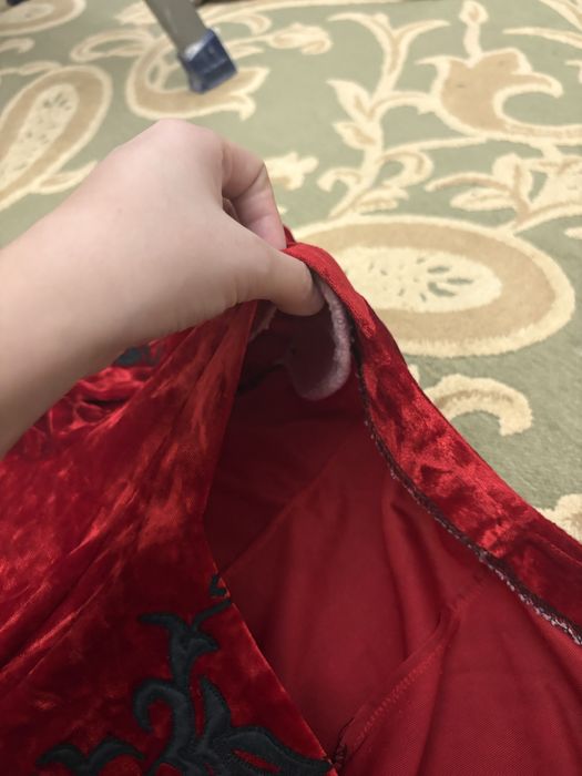 красное платье,ручная работа