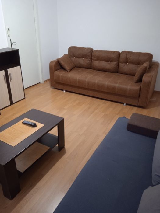2 camere etaj 1 aer condiționat