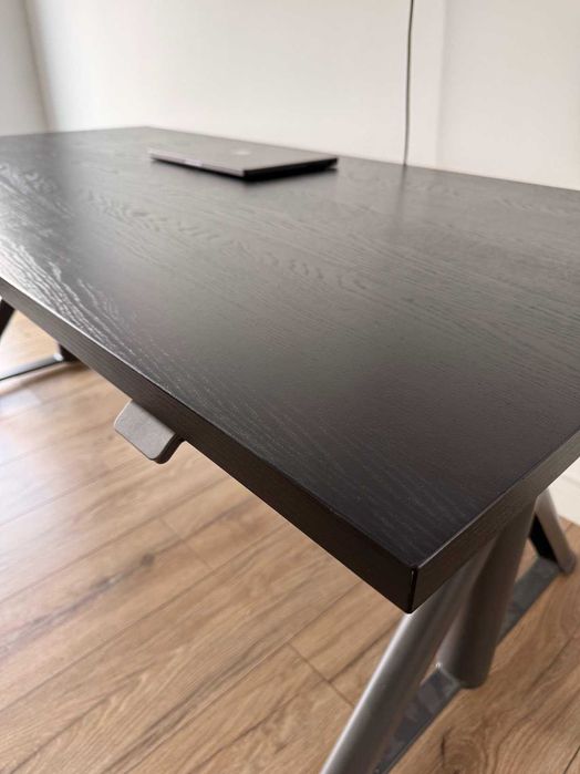 Birou munca/oficiu cu înălţime reglabilă IKEA IDASEN negru/gri închis, 160x80 cm