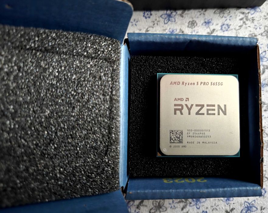 Procesor AMD Ryzen 5 pro 5655G,cu grafică inclusă,nou