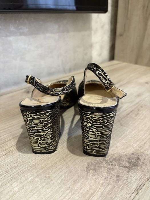 Продам туфли новые, кожанные