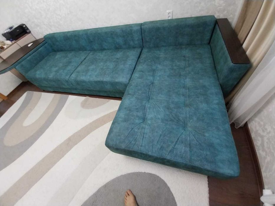 продам угловой диван в отличном состоянии