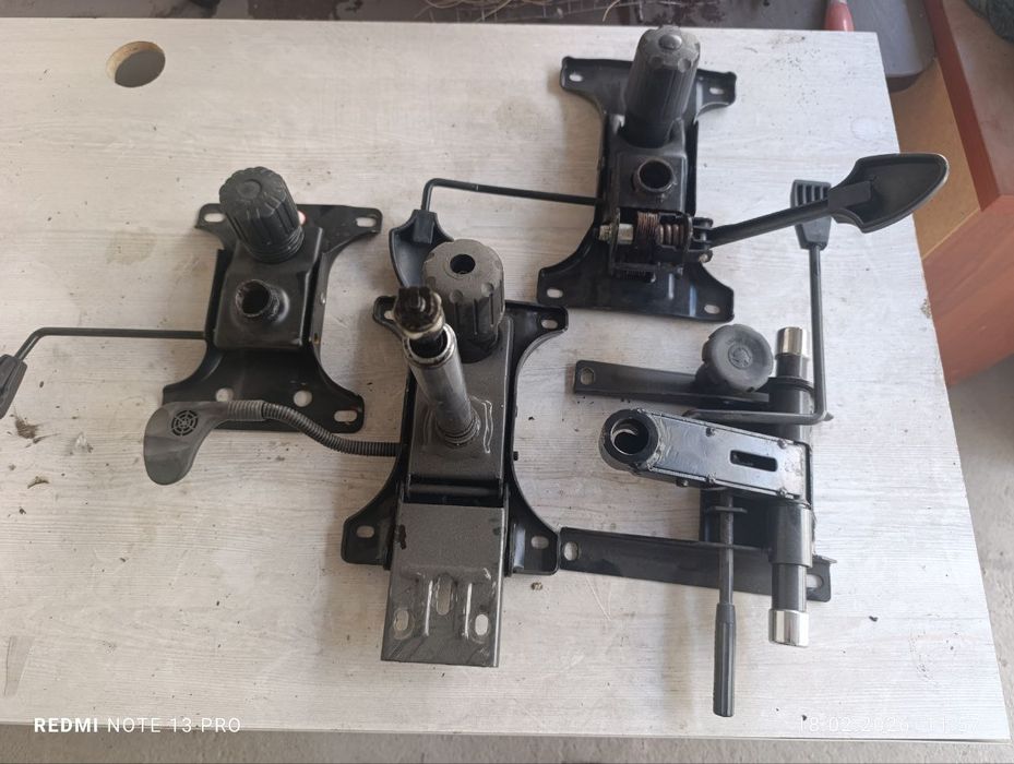 Продам разные комплектующие офисных кресел