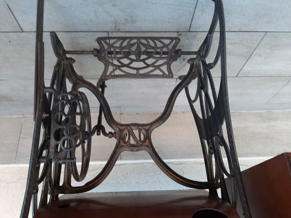 Masina de cusut marca Singer, functionala, fabricatie 1906