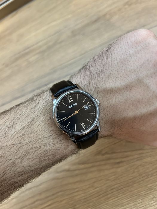 Часовник  CASIO  MTP-V002