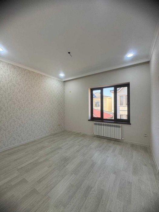 Евродом сзади Экобазара, 2.6-соток