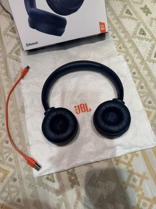 Продавам Слушалки JBL TUNE 520 BT