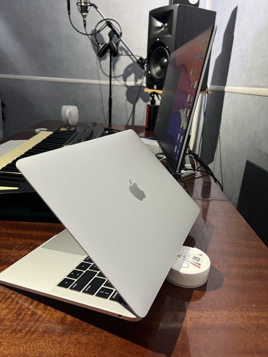 Macbook pro 2017 13 inch