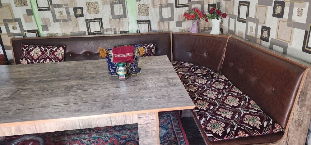 Oshxona stol stuli sotiladi