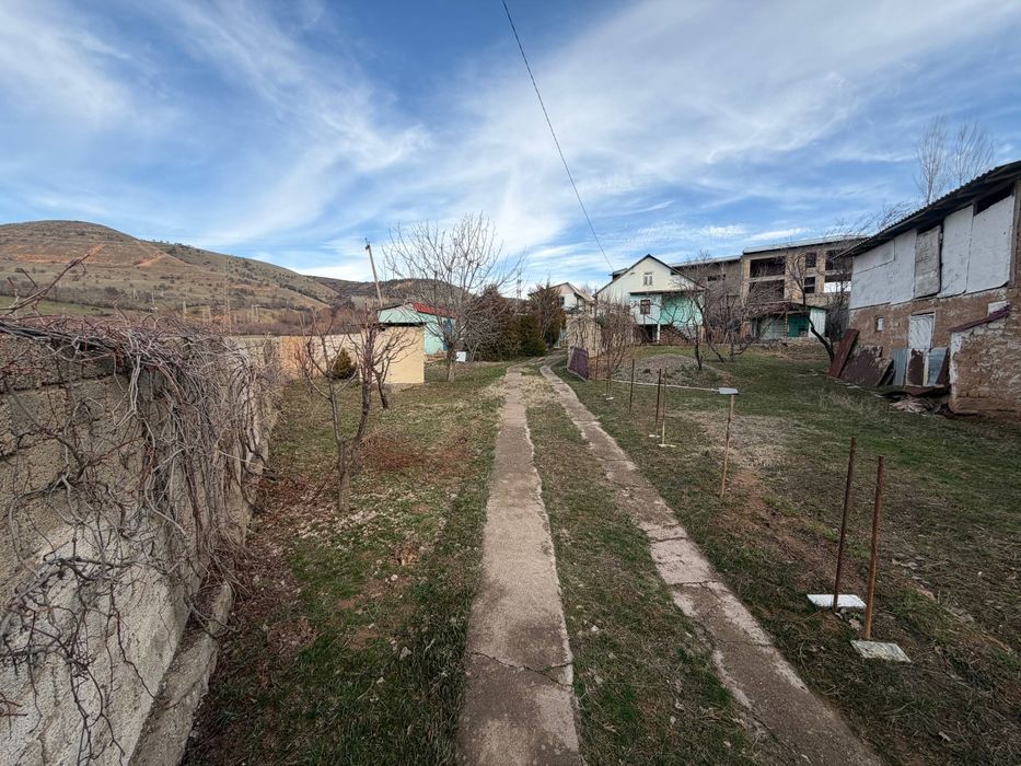 Bochkaning yuragida joylashgan quruq yer sotiladi