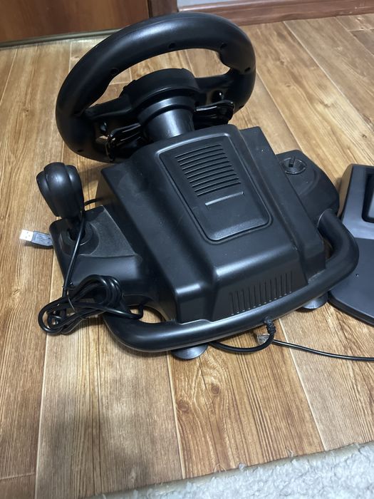 игровой руль Defender и педали