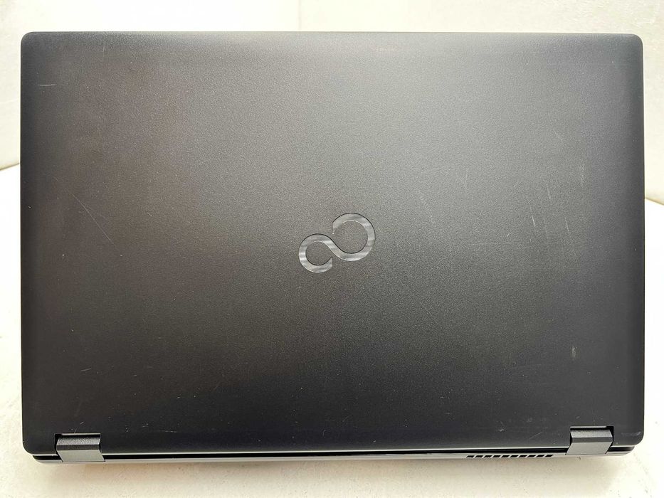 Реновиран лаптоп Fujitsu Lifebook E5511 i7-1165G7 16GB 510GB
