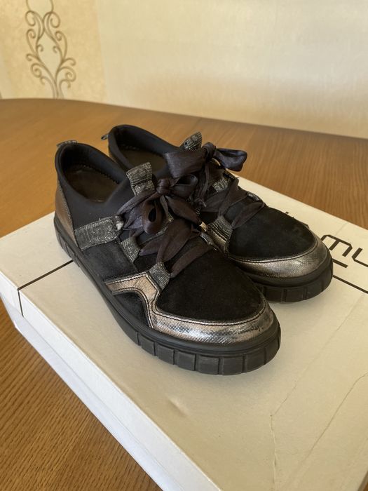 Продам туфли школьные