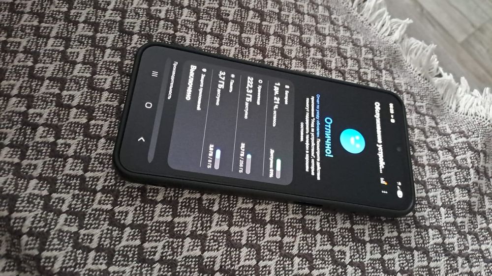 Продам самсунг а 16 память 8/256гб