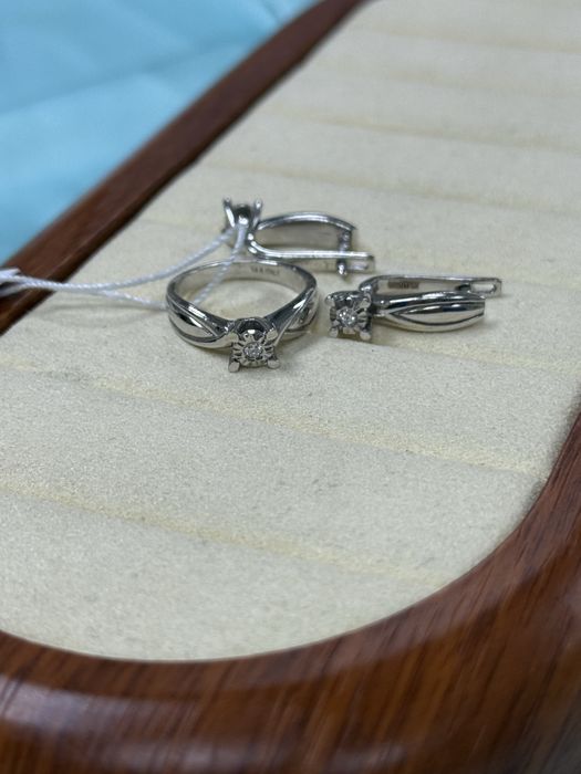 Золотой комплект с бриллиантами