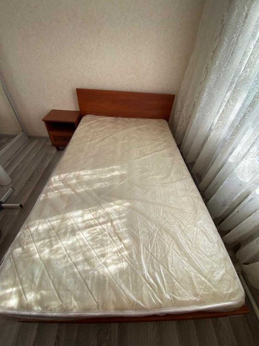 Продается кровать с тумбой