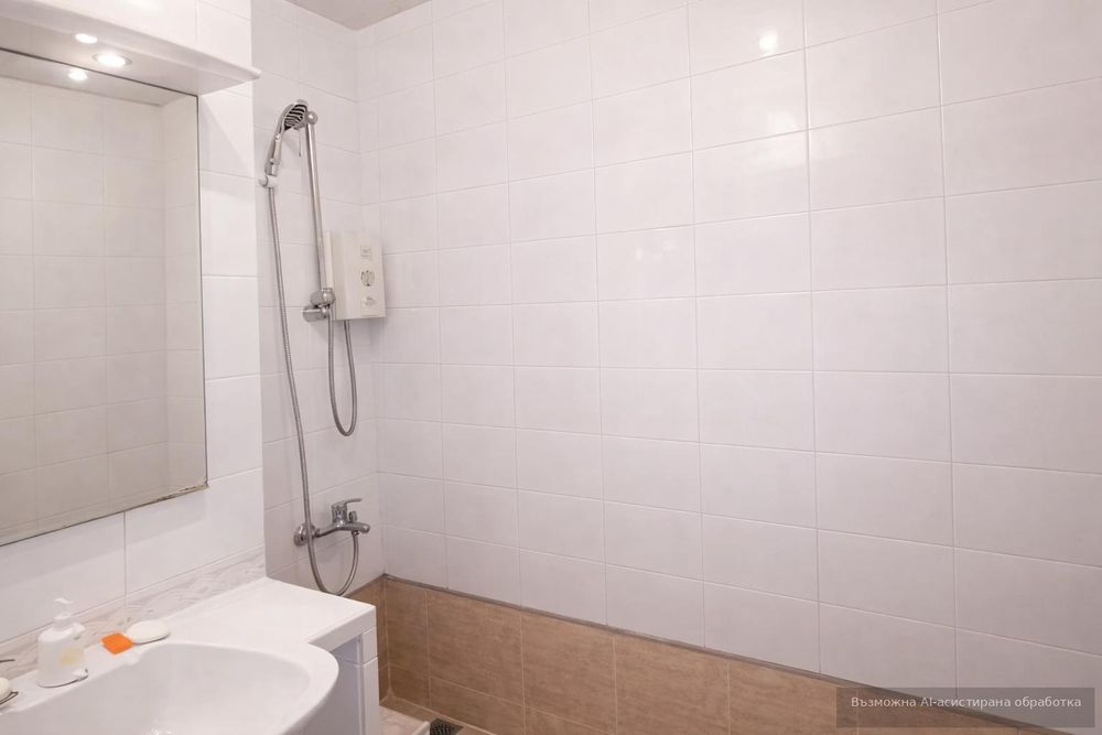 Тристаен апартамент, под наем, Център