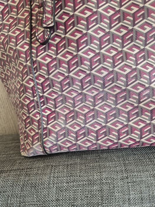 Дамска чанта Guess