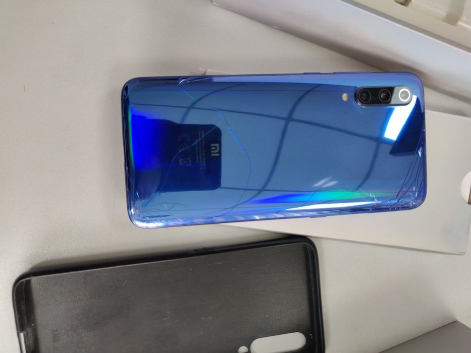 Xiaomi mi 9 128 ГБ.