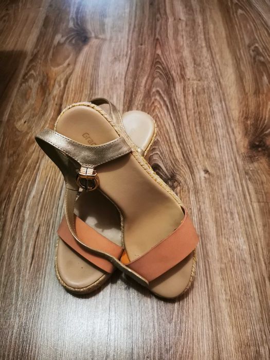 Летни дамски сандали на платформа