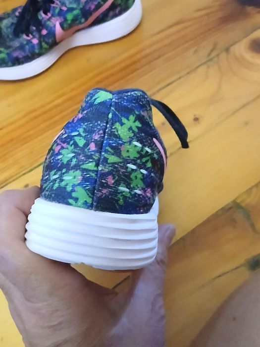 Маратонки NIKE Намаление