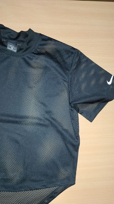 Найк Дамска мрежеста тениска