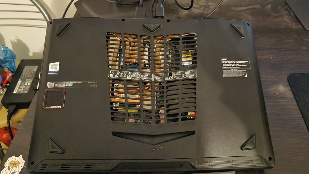 Laptop gaming MSI GT63 Titan 8SG rtx 2080 200W