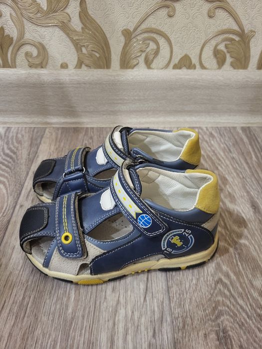 Детские сандалики