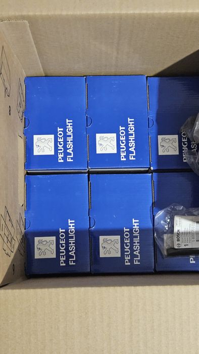 Памучни тениски,шапки,сакове,фенери Sparky