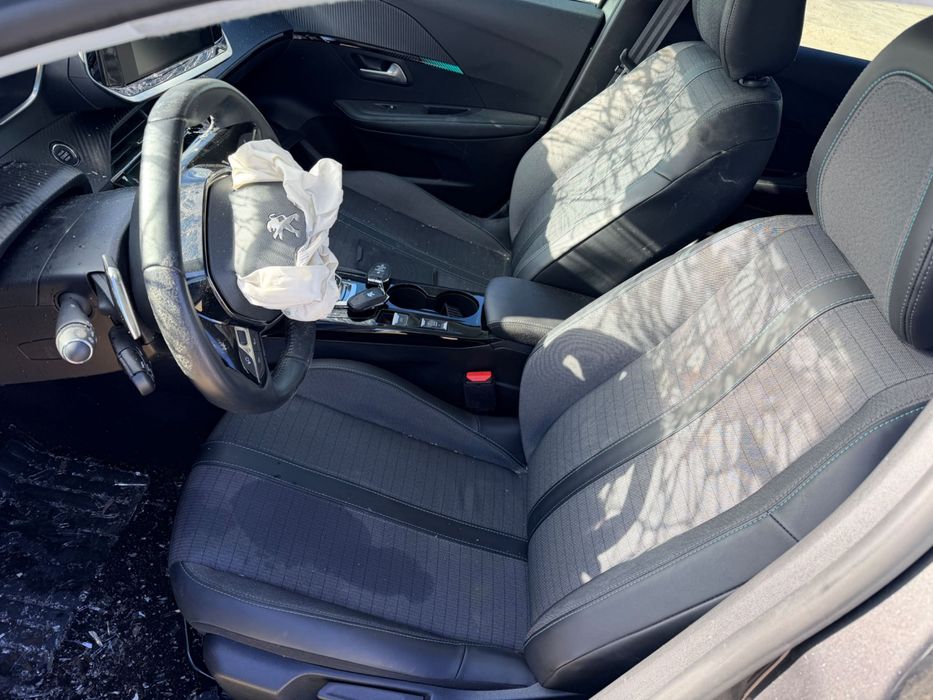 Peugeot 208 1.2 PureTech, двигател HNK, 101 кс., ск. Кутия 20GTBB