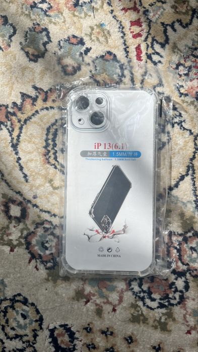 Чехлы на айфон 13