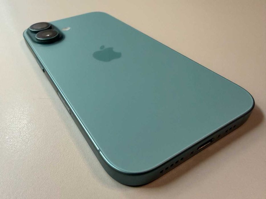  Apple / iPhone 16 128 Gb / Teal