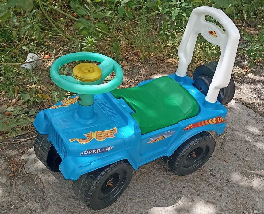 Детский толокар продам