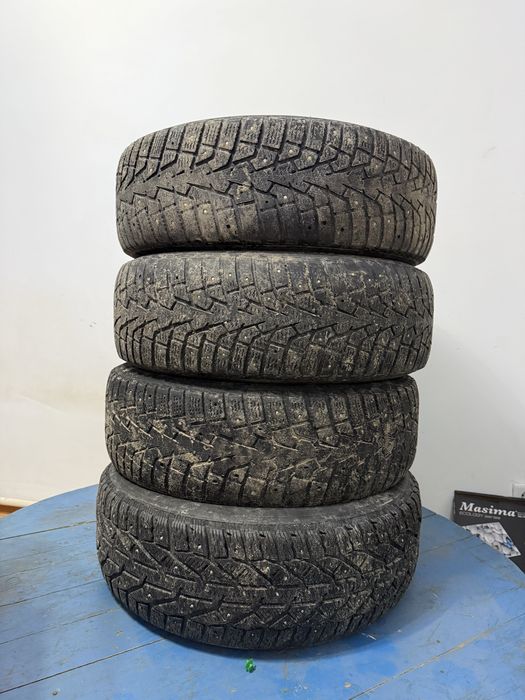Продам резину максис 215/65/16