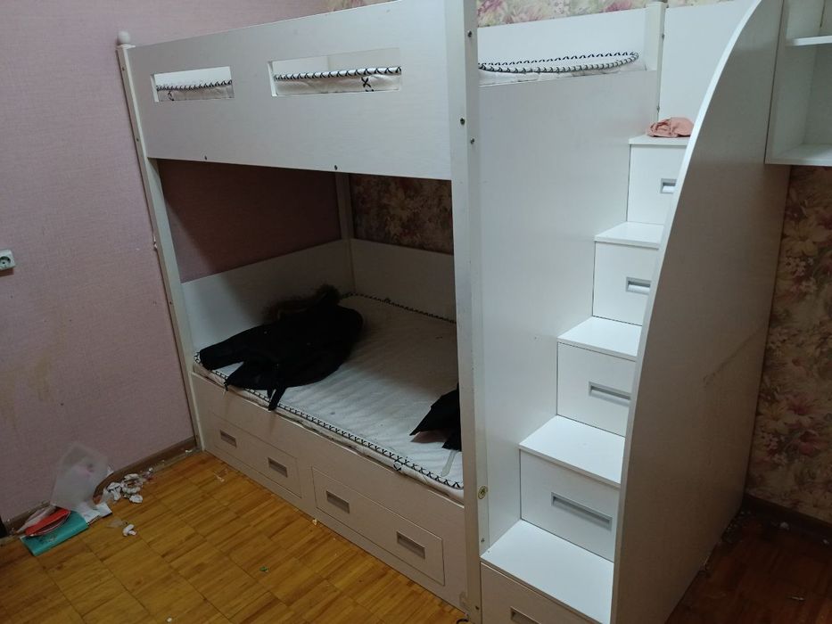 Продам двухъярусную детскую кровать в хорошем состоянии