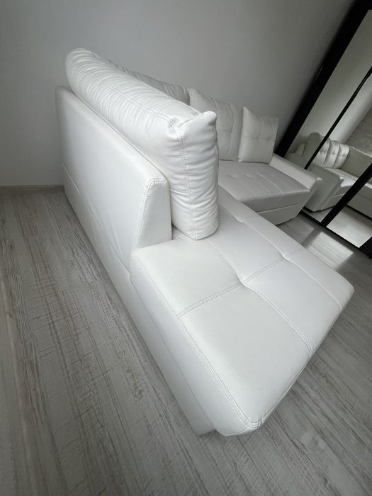 Бял Кожен Ъглов Диван