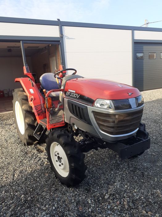 Tactor japonez kubota yanmar EF330 model 2010  4x4