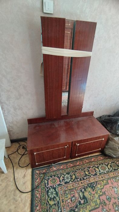 Советские шкаф,кровати и трюмо