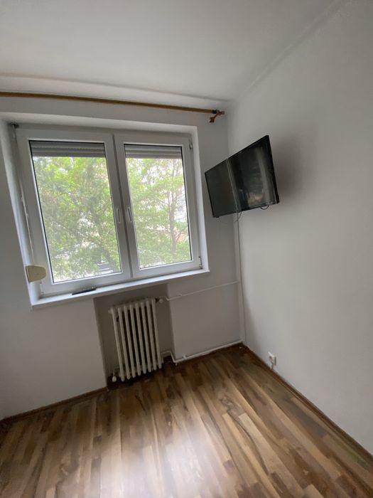 Inchiriez apartament cu 3 camere