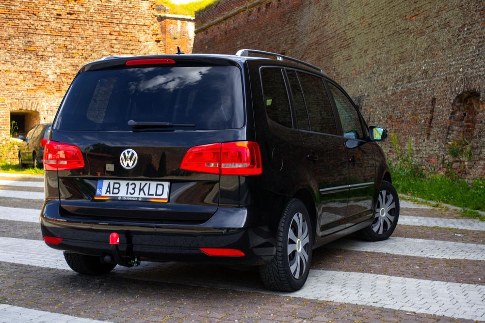 VOLKSWAGEN Touran 2011 — imagine 4